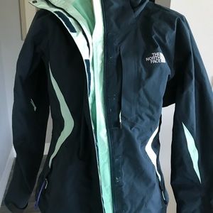 Women’s Northface Tri-climate 3 piece jacket